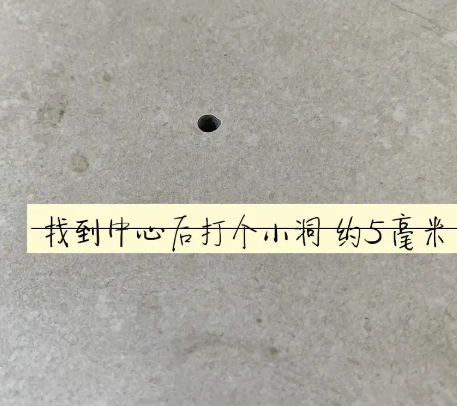 荔浦瓷砖空鼓维修公司专业解答在瓷砖铺贴过程中，如果砂料搅拌不均匀，将会带来以下问题